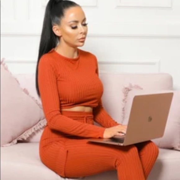 Rust colored co-ord lounge set - Picture 3 of 3